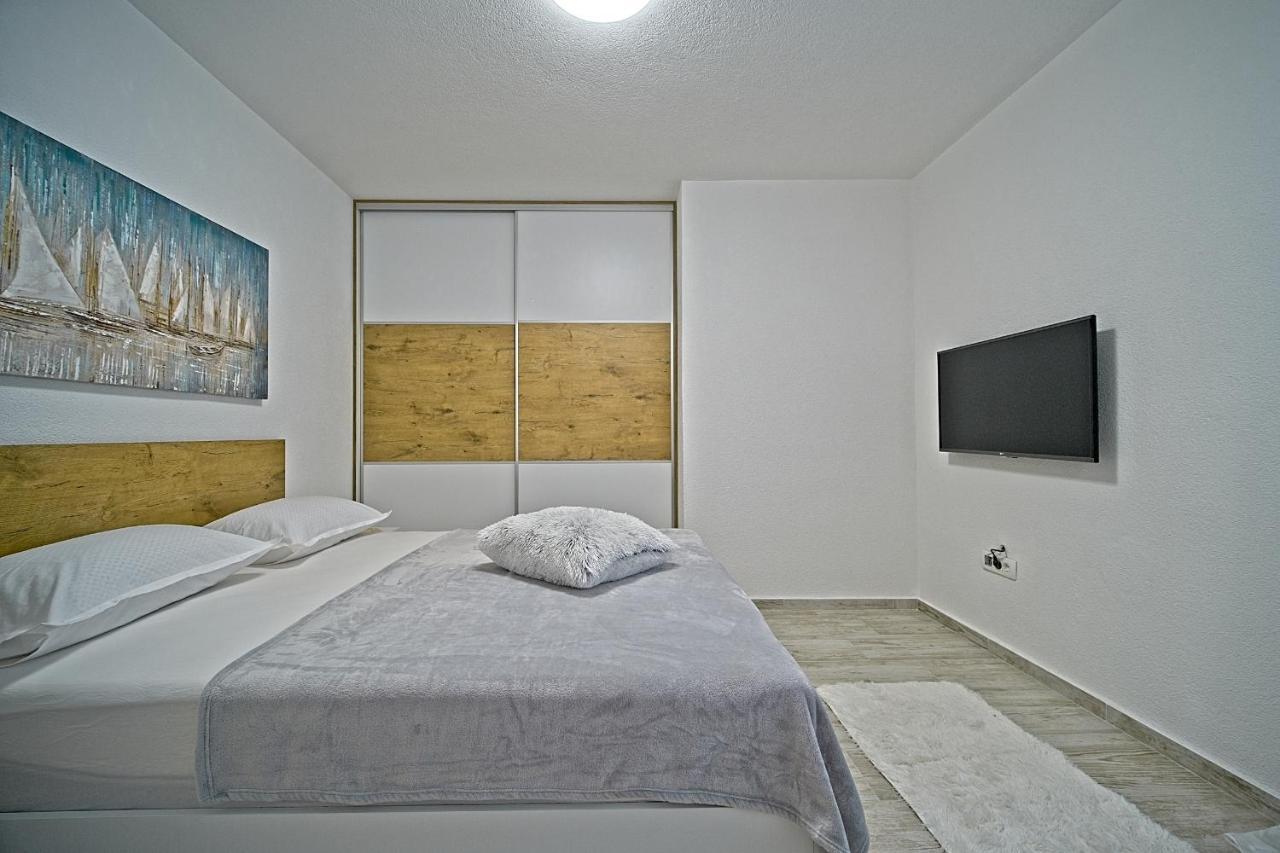 Luxury Apartment "Blue Diamond" Postira Εξωτερικό φωτογραφία