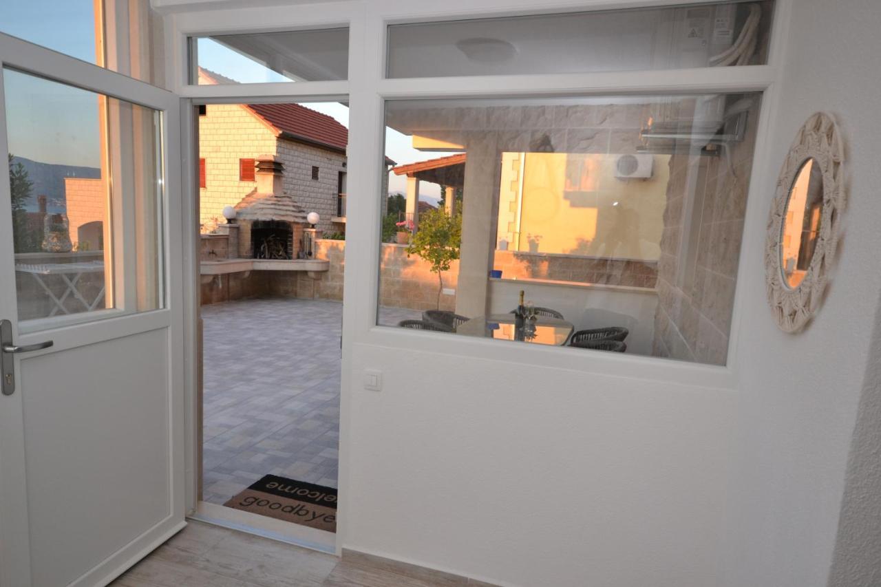 Luxury Apartment "Blue Diamond" Postira Εξωτερικό φωτογραφία